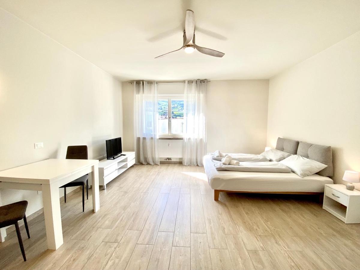 Bright Studio Apartment With Free Private Parking Merano Bagian luar foto