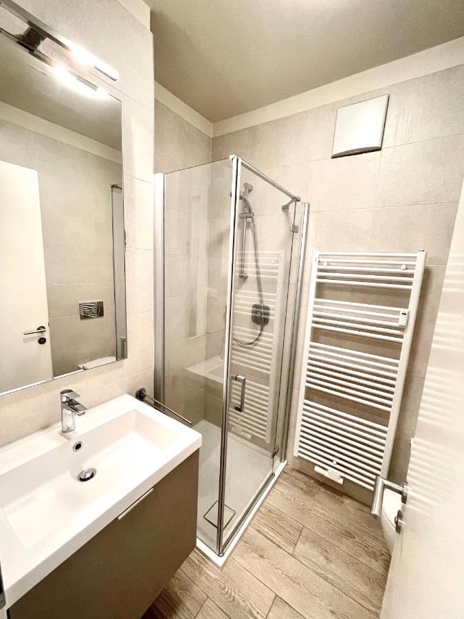 Bright Studio Apartment With Free Private Parking Merano Bagian luar foto